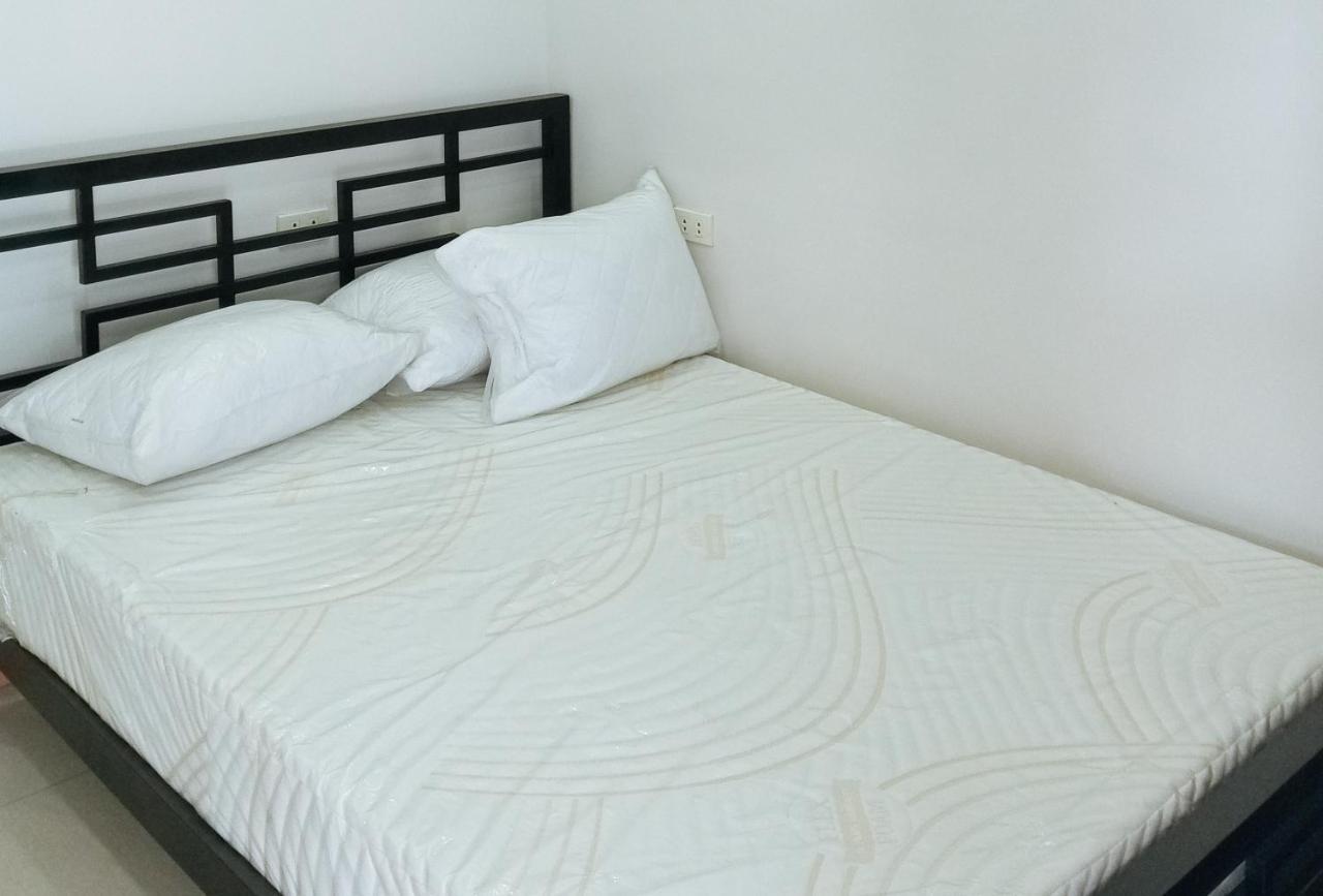 Kris And Frans Inn Davao Экстерьер фото