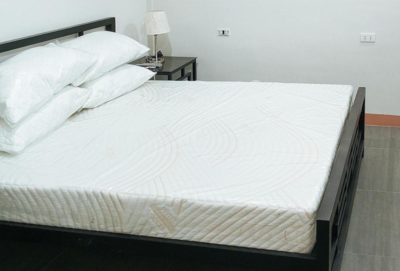 Kris And Frans Inn Davao Экстерьер фото